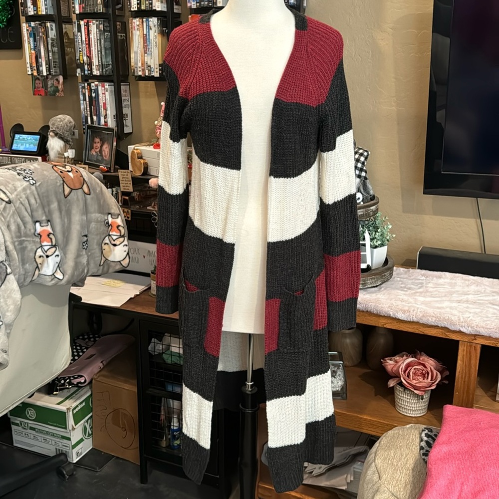 Derek Heart sweater